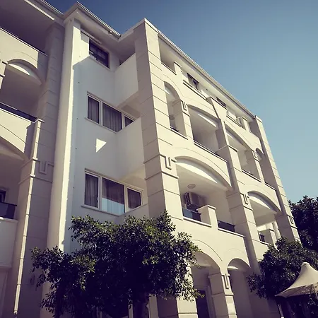 Two Seas Hotel