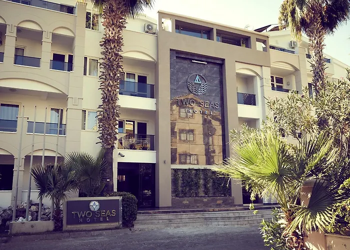 Two Seas Hotell 2*